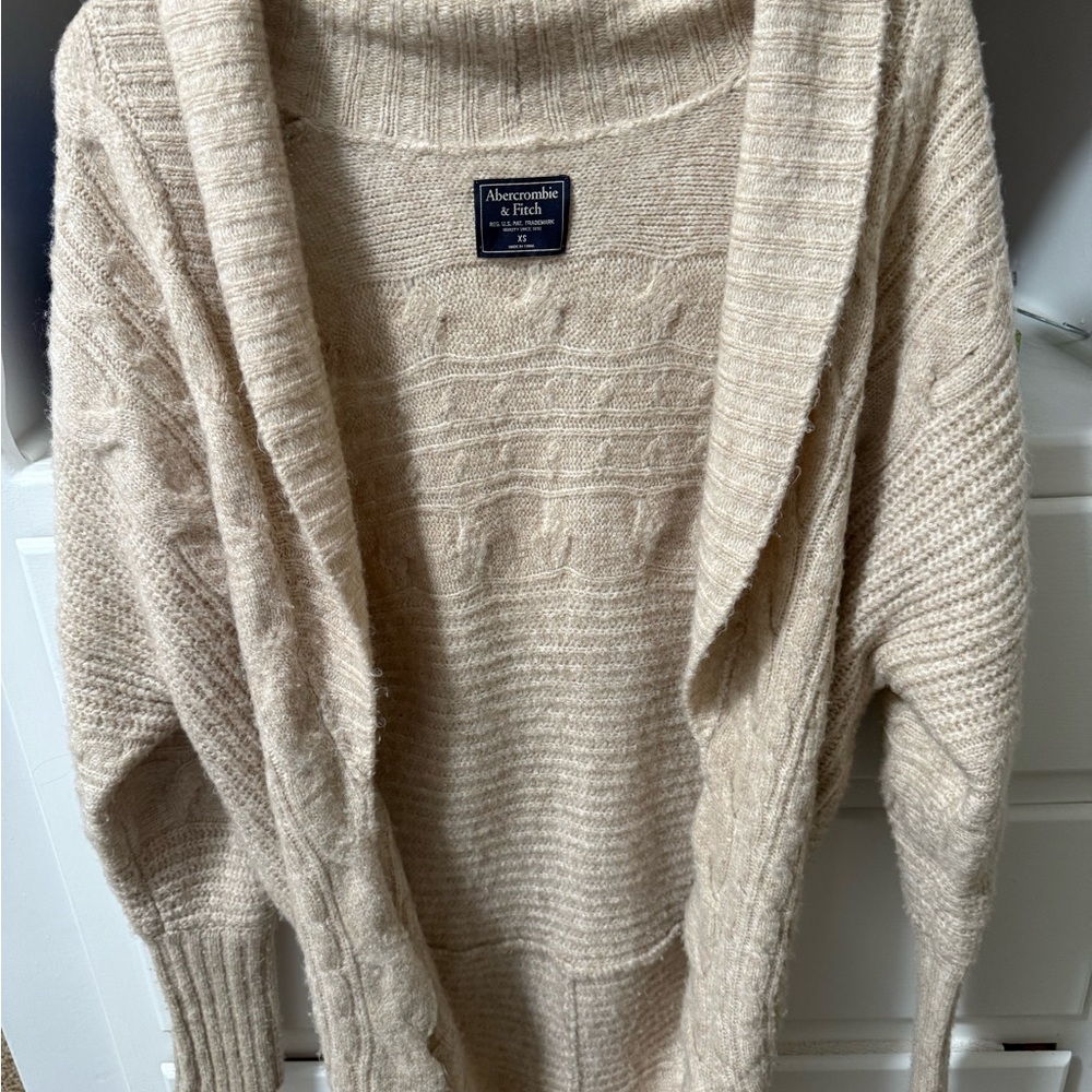 Abercrombie & Fitch Women's Beige Cardigan